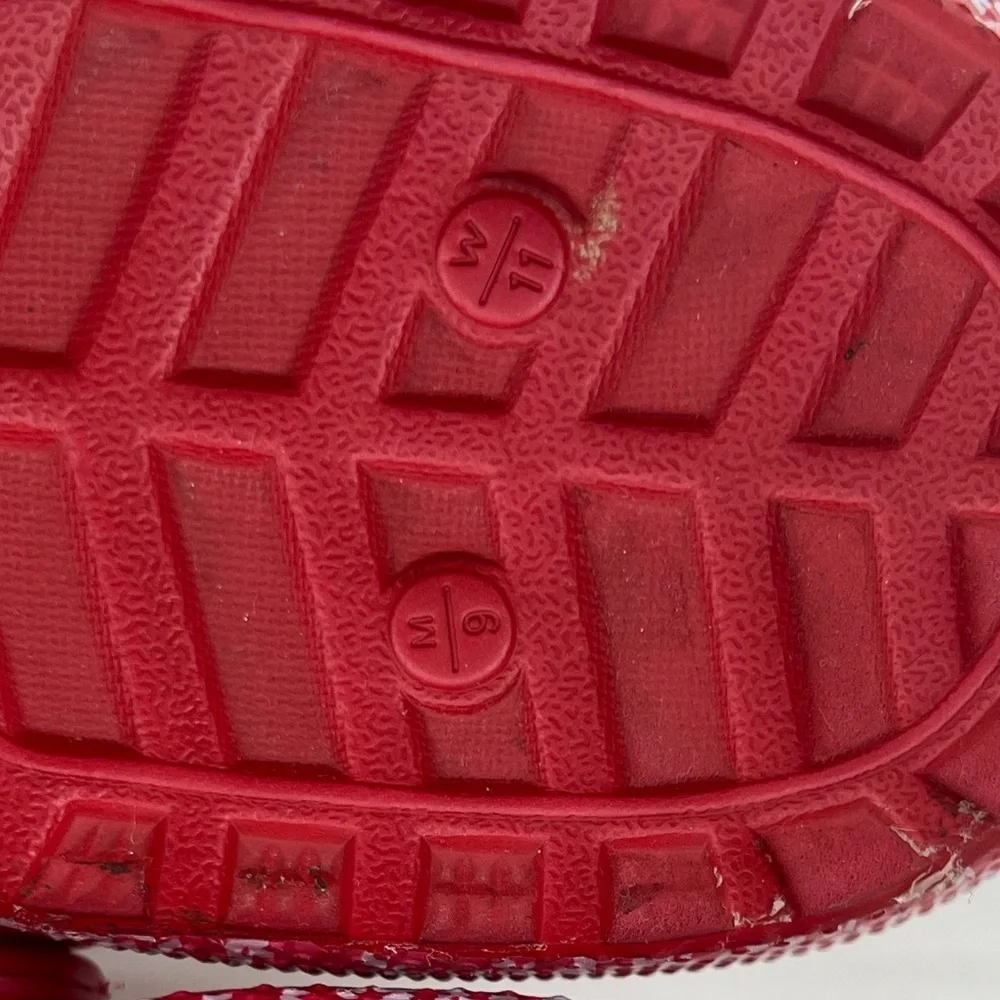 Crocs Classic Lined Red Christmas Holiday Charm Clogs w/ Jibbitz, M9/W11
